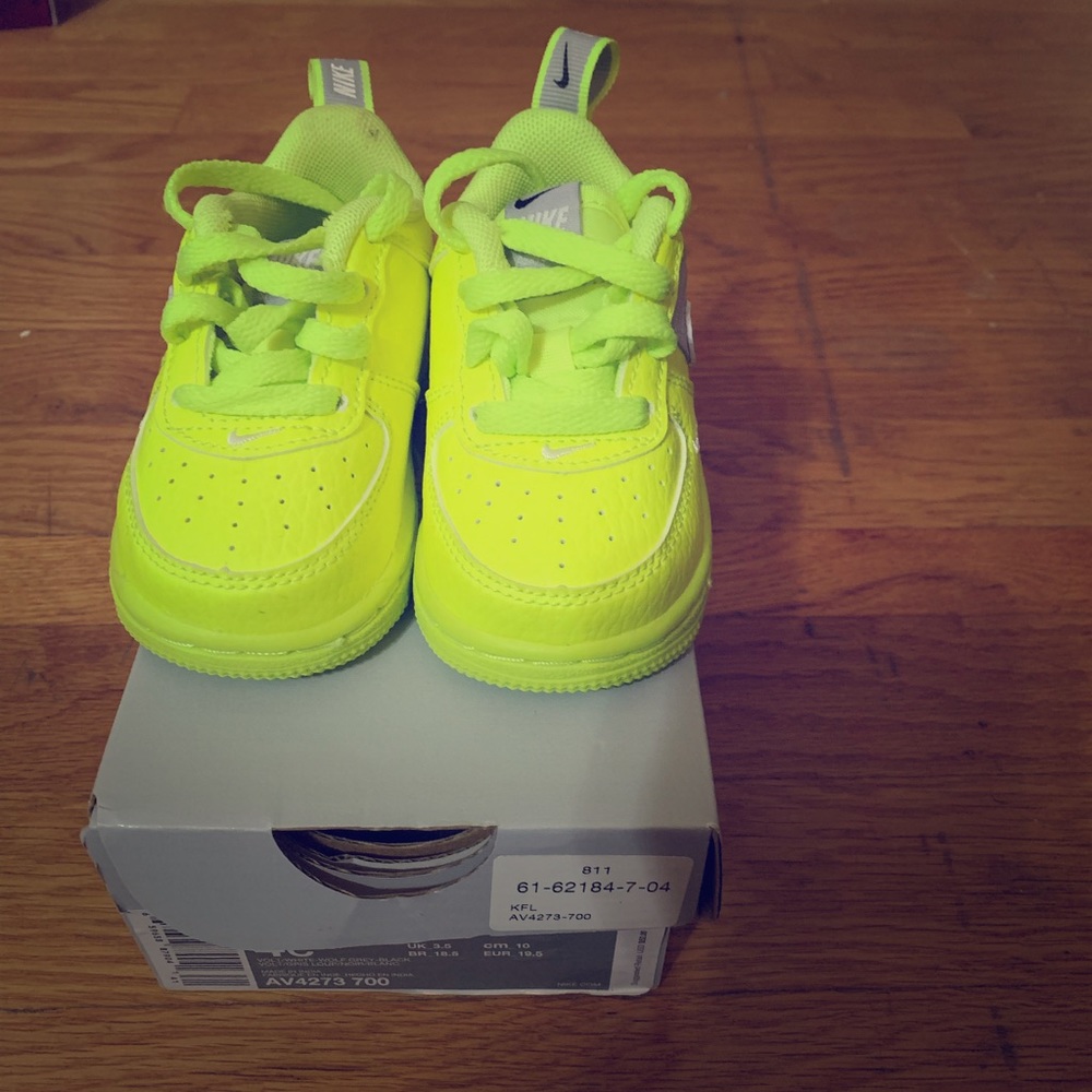 ***NEW***NIKE Air Force (Toddler) **NEON***